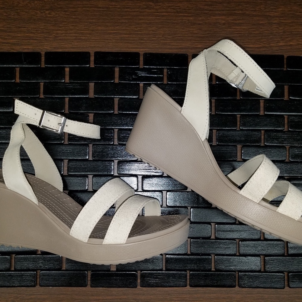 CROCS Leigh Sandal Wedge